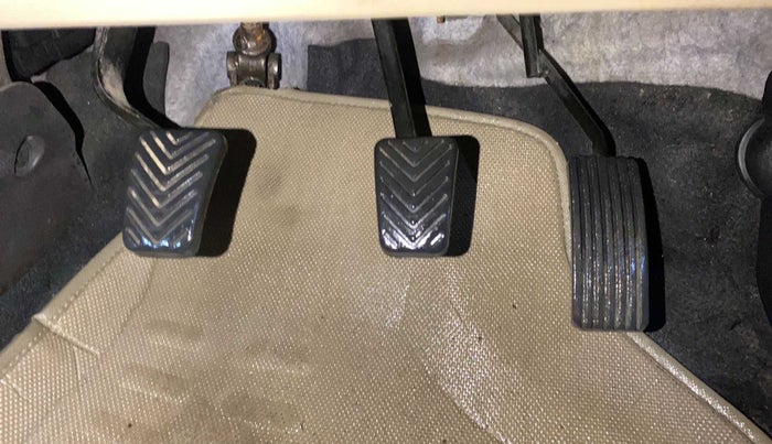 2016 Hyundai Eon ERA +, Petrol, Manual, 43,720 km, Pedals