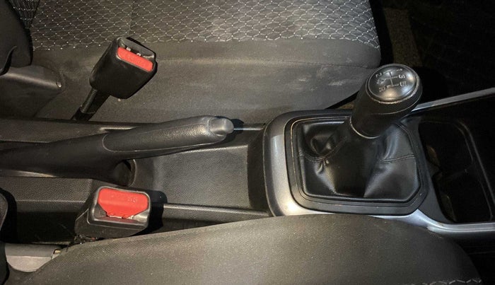 2022 Maruti IGNIS SIGMA 1.2, Petrol, Manual, 13,606 km, Gear Lever