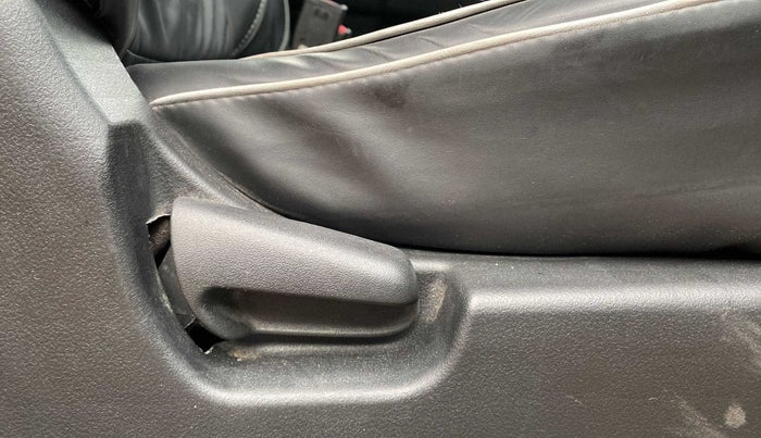 2017 Maruti Wagon R 1.0 VXI AMT, Petrol, Automatic, 71,796 km, Driver Side Adjustment Panel