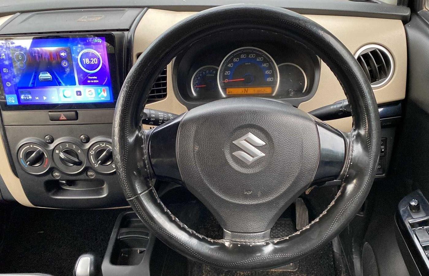 2017 Maruti Wagon R 1.0 VXI AMT, Petrol, Automatic, 71,796 km, Steering Wheel Close Up