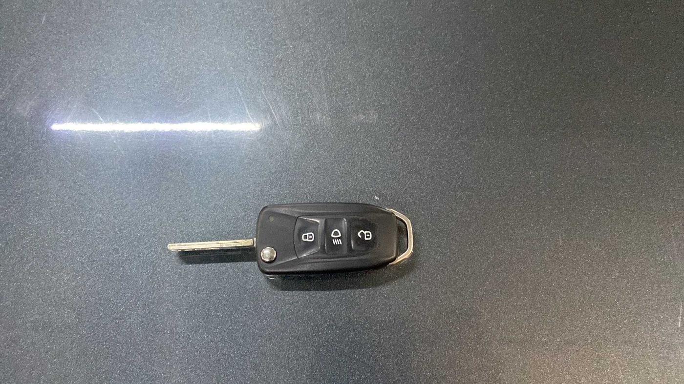 2022 Tata ALTROZ XM PLUS PETROL, Petrol, Manual, 9,456 km, Key Close Up