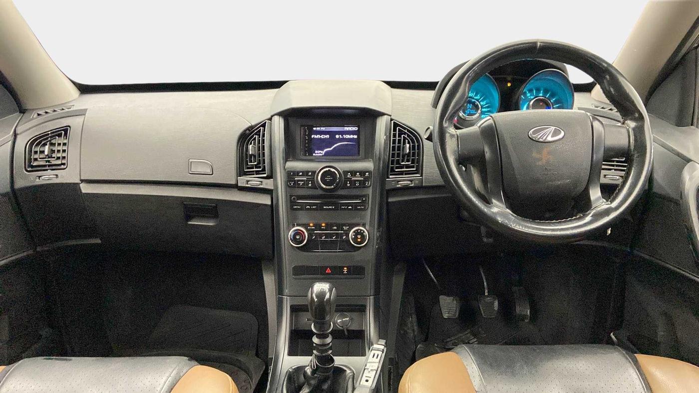 2019 Mahindra XUV500 W5, Diesel, Manual, 46,759 km, Dashboard