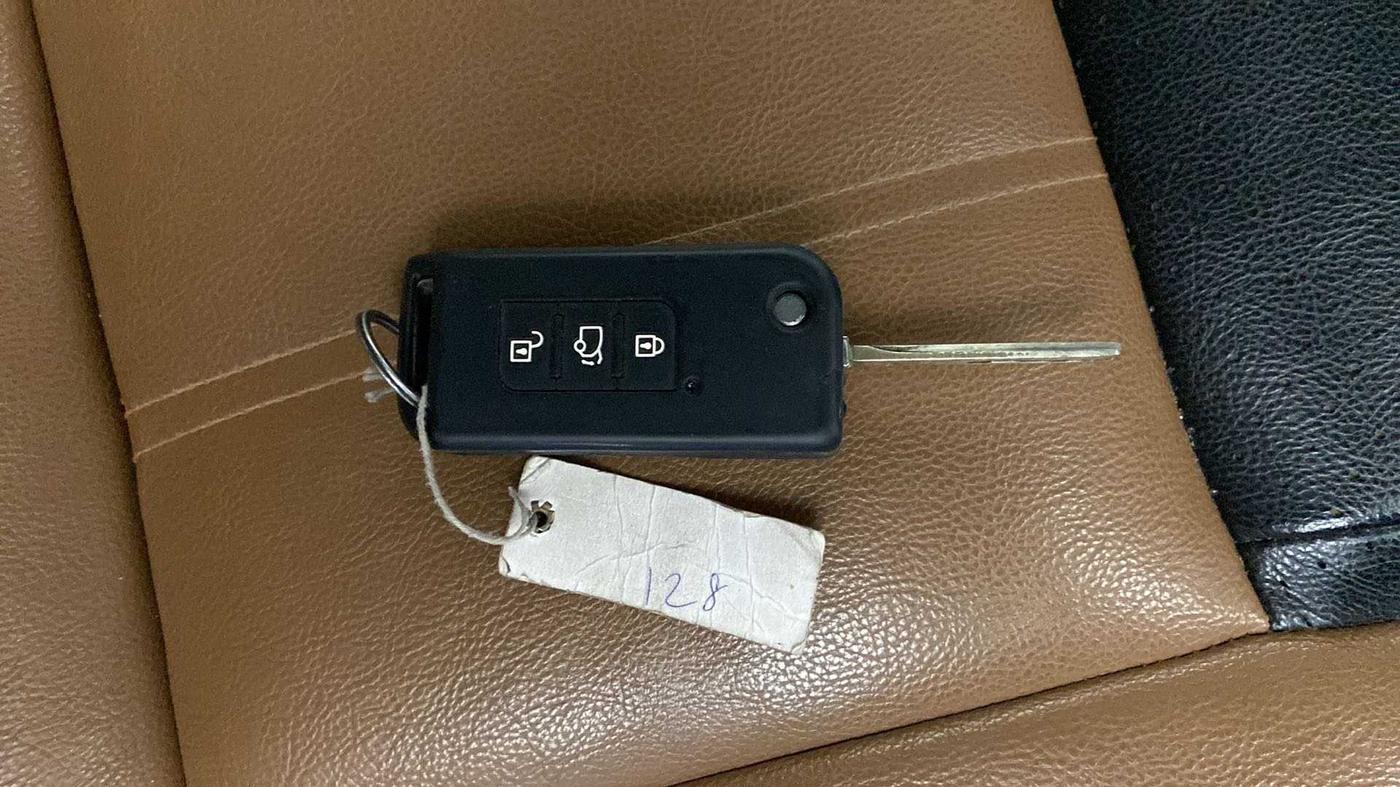2019 Mahindra XUV500 W5, Diesel, Manual, 46,759 km, Key Close Up