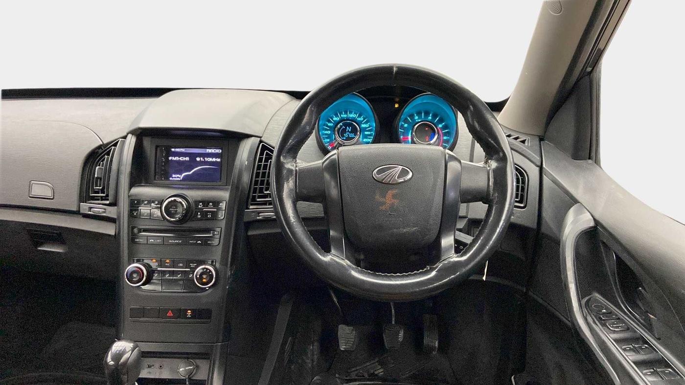 2019 Mahindra XUV500 W5, Diesel, Manual, 46,759 km, Steering Wheel Close Up