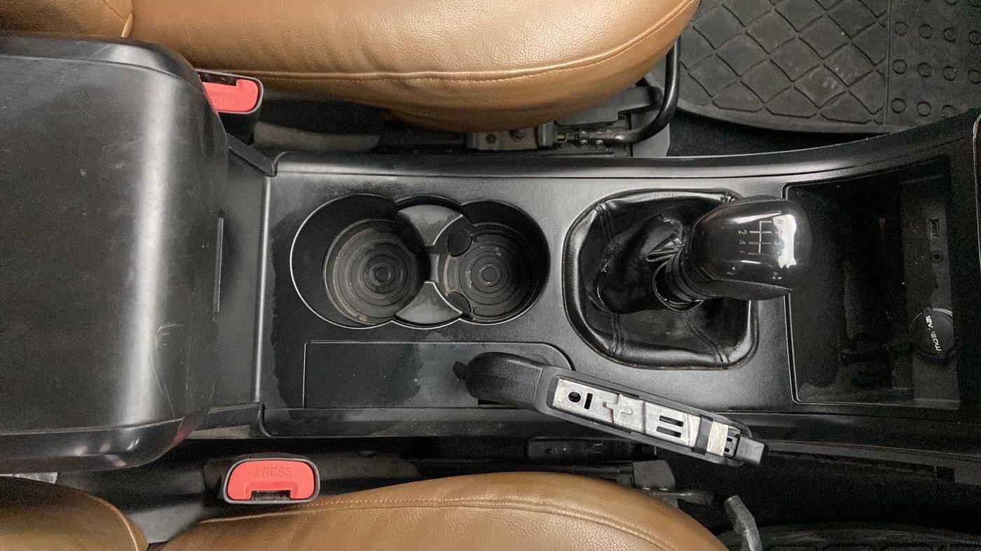 2019 Mahindra XUV500 W5, Diesel, Manual, 46,759 km, Gear Lever