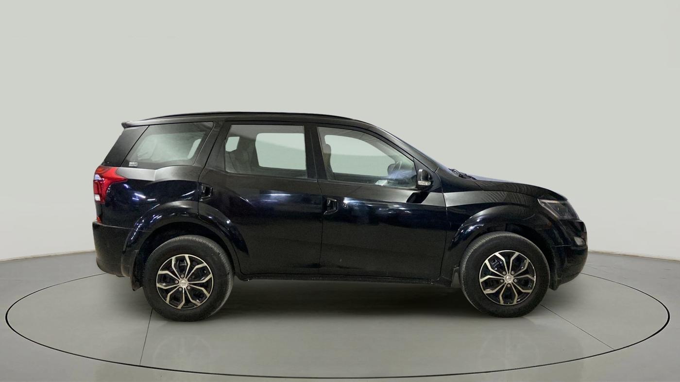 2019 Mahindra XUV500 W5, Diesel, Manual, 46,759 km, Right Side View