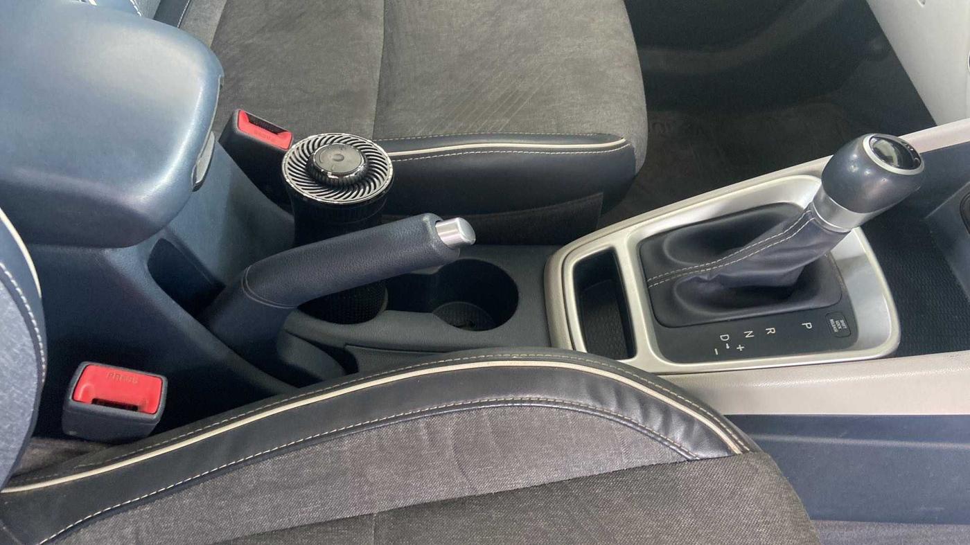 2019 Hyundai VENUE SX PLUS 1.0 TURBO DCT DUAL TONE, Petrol, Automatic, 65,751 km, Gear Lever