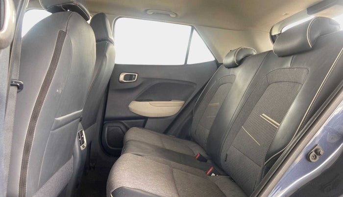 2019 Hyundai VENUE SX PLUS 1.0 TURBO DCT DUAL TONE, Petrol, Automatic, 65,751 km, Right Side Rear Door Cabin