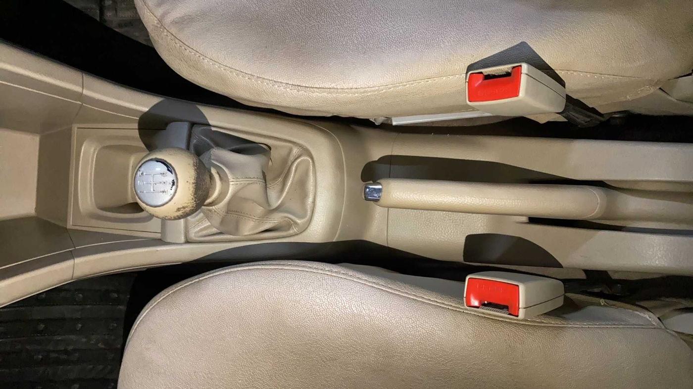 2014 Maruti Swift Dzire VDI, CNG, Manual, 42,311 km, Gear Lever