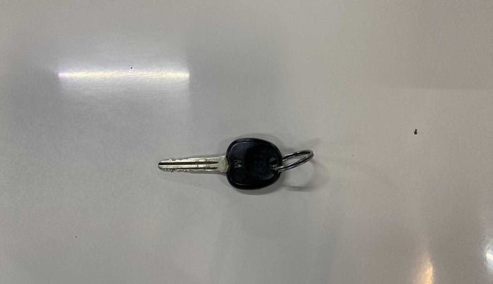 2013 Hyundai Eon MAGNA +, Petrol, Manual, 82,177 km, Key Close Up