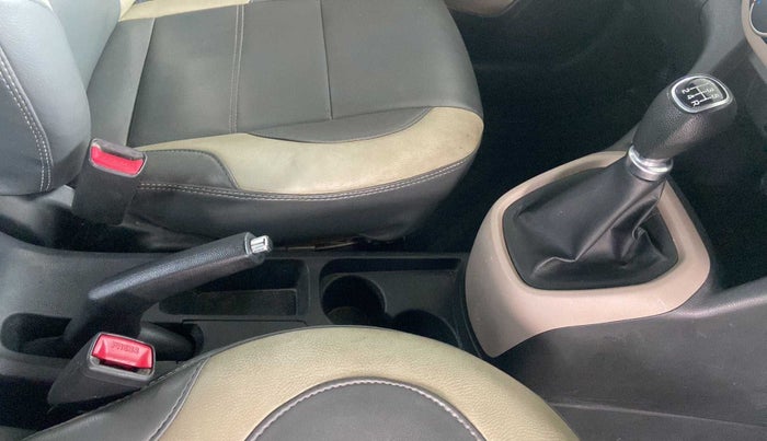 2019 Hyundai Grand i10 SPORTZ 1.2 KAPPA VTVT, Petrol, Manual, 31,970 km, Gear Lever