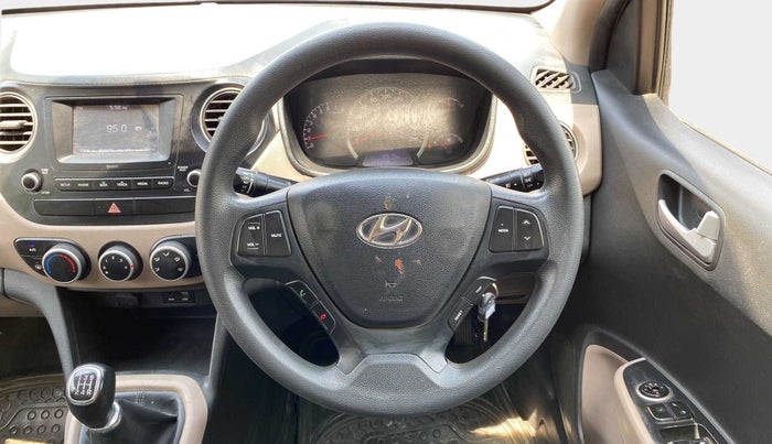 2017 Hyundai Grand i10 SPORTZ 1.2 KAPPA VTVT, Petrol, Manual, 1,23,352 km, Steering Wheel Close Up