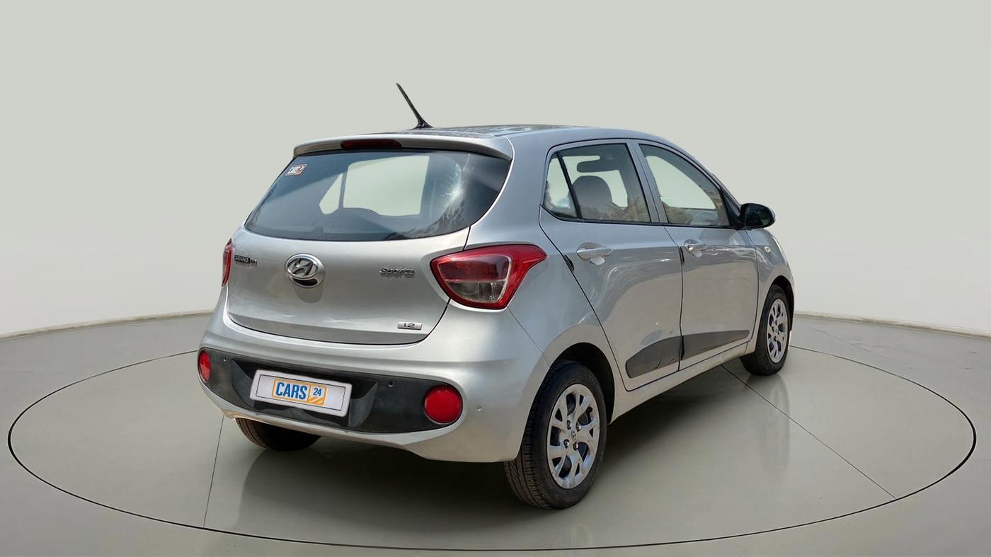 2017 Hyundai Grand i10 SPORTZ 1.2 KAPPA VTVT, Petrol, Manual, 1,23,352 km, Right Back Diagonal