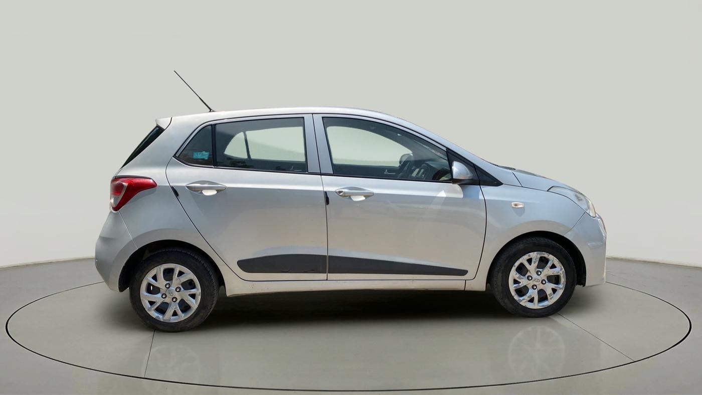 2017 Hyundai Grand i10 SPORTZ 1.2 KAPPA VTVT, Petrol, Manual, 1,23,352 km, Right Side View