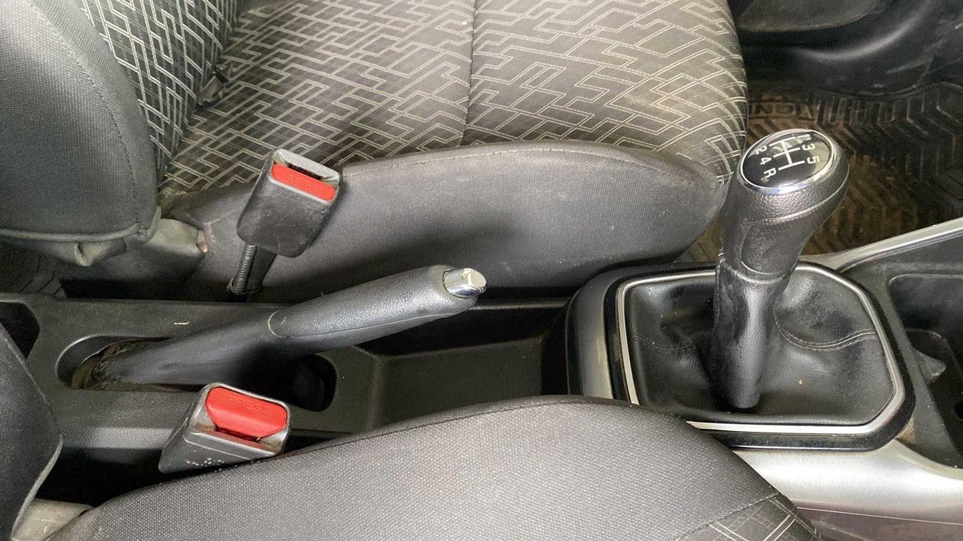2022 Maruti IGNIS ZETA 1.2, Petrol, Manual, 19,562 km, Gear Lever