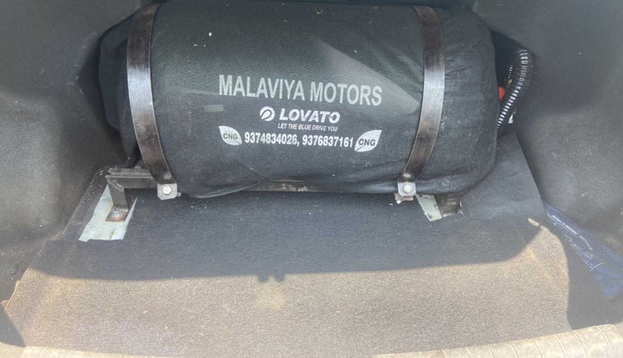 2015 Hyundai Xcent S (O) 1.2, CNG, Manual, 82,389 km, Boot Inside