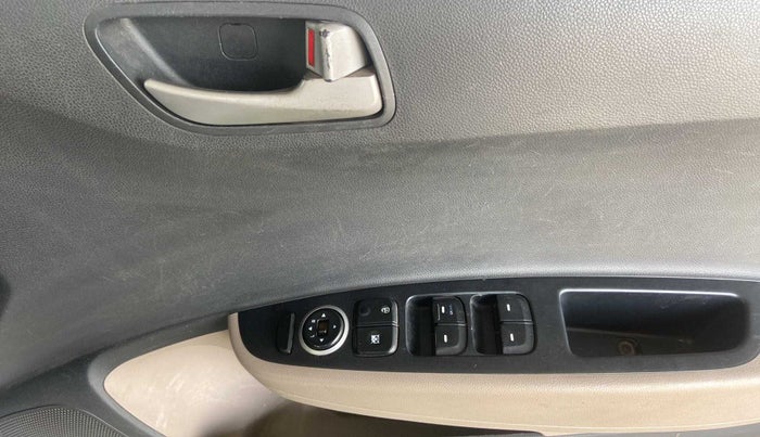 2015 Hyundai Xcent S (O) 1.2, CNG, Manual, 82,389 km, Driver Side Door Panels Control