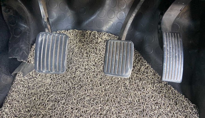 2015 Hyundai Xcent S (O) 1.2, CNG, Manual, 82,389 km, Pedals