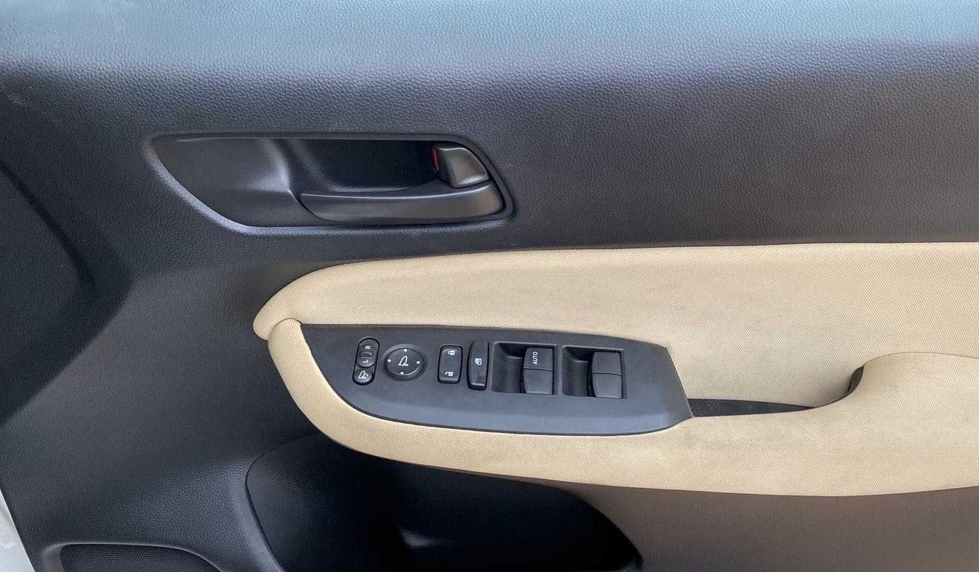 2022 Honda City 1.5L I-VTE V CVT, Petrol, Automatic, 17,703 km, Driver Side Door Panels Control