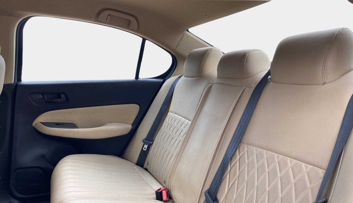 2022 Honda City 1.5L I-VTE V CVT, Petrol, Automatic, 17,703 km, Right Side Rear Door Cabin