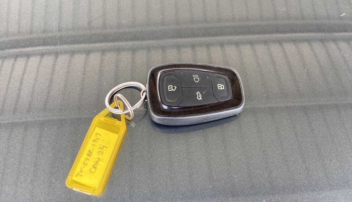 2022 Tata NEXON XZ PLUS PETROL SUNROOF, Petrol, Manual, 43,698 km, Key Close Up