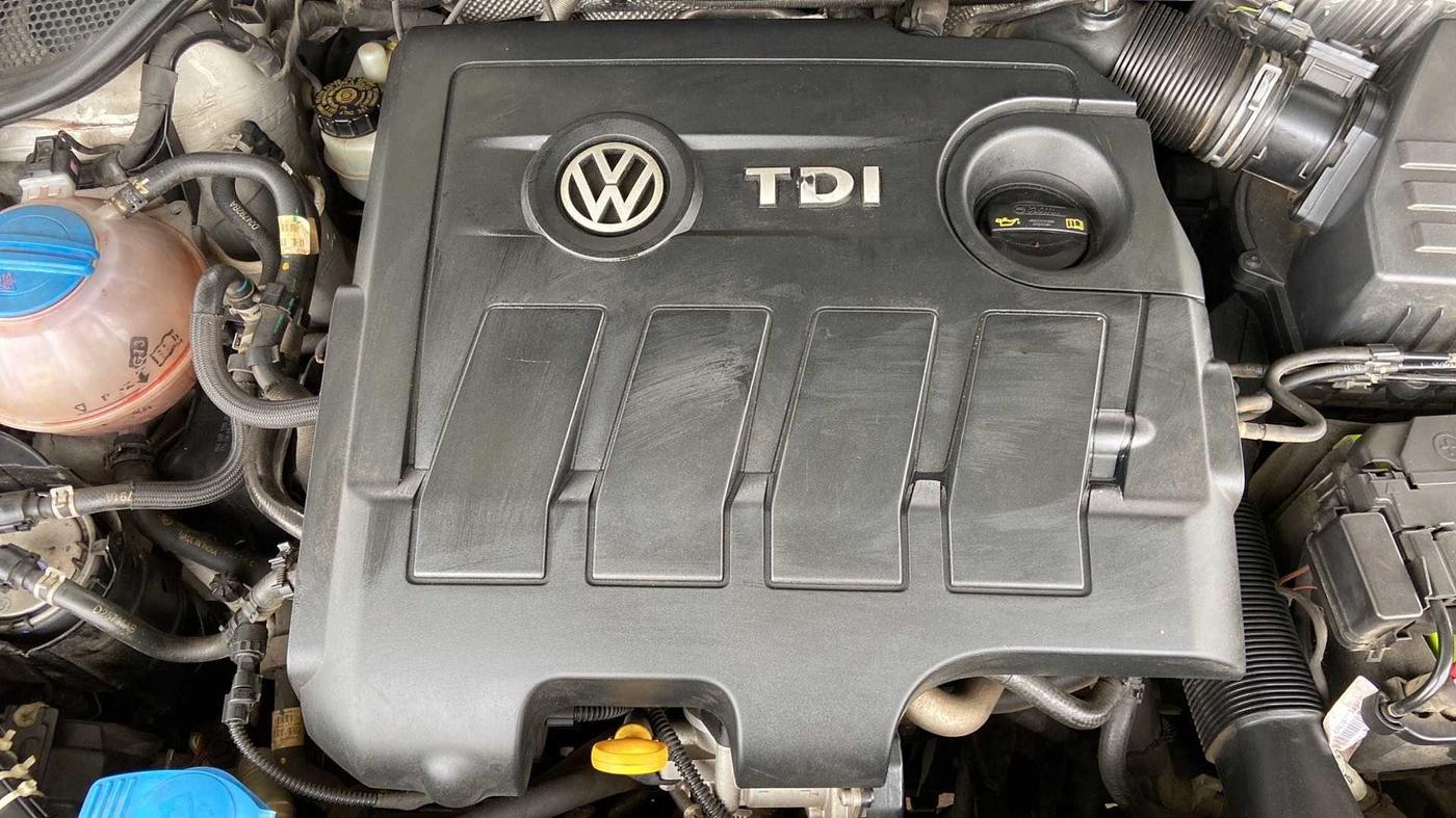 2016 Volkswagen Polo HIGHLINE1.5L, Diesel, Manual, 71,000 km, Open Bonet