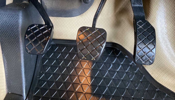 2016 Volkswagen Polo HIGHLINE1.5L, Diesel, Manual, 71,000 km, Pedals