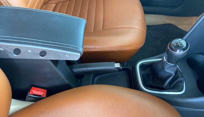 2016 Volkswagen Polo HIGHLINE1.5L, Diesel, Manual, 71,000 km, Gear Lever