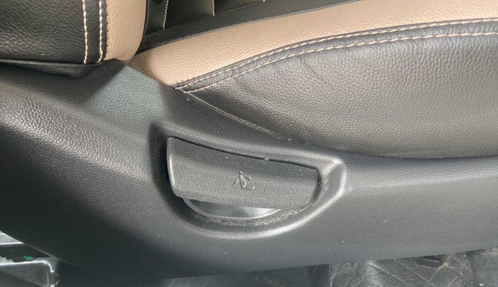 2019 Hyundai Grand i10 MAGNA 1.2 KAPPA VTVT, Petrol, Manual, 9,968 km, Driver Side Adjustment Panel