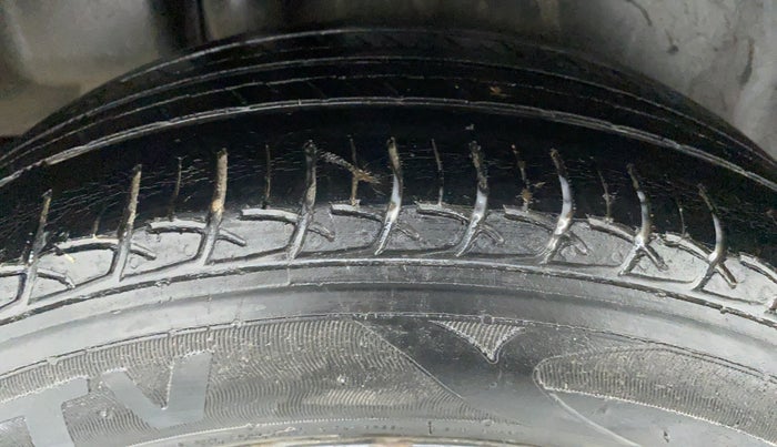 2018 Maruti Ciaz DELTA 1.4 VVT AT, Petrol, Automatic, 87,351 km, Right Rear Tyre Tread