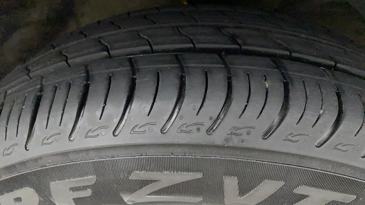 2017 Maruti Dzire ZDI PLUS AMT, Diesel, Automatic, 68,204 km, Right Rear Tyre Tread