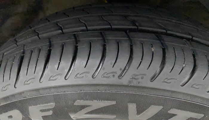 2017 Maruti Dzire ZDI PLUS AMT, Diesel, Automatic, 68,204 km, Right Rear Tyre Tread