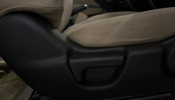 2018 Honda City 1.5L I-VTEC V MT, Petrol, Manual, 25,484 km, Driver Side Adjustment Panel