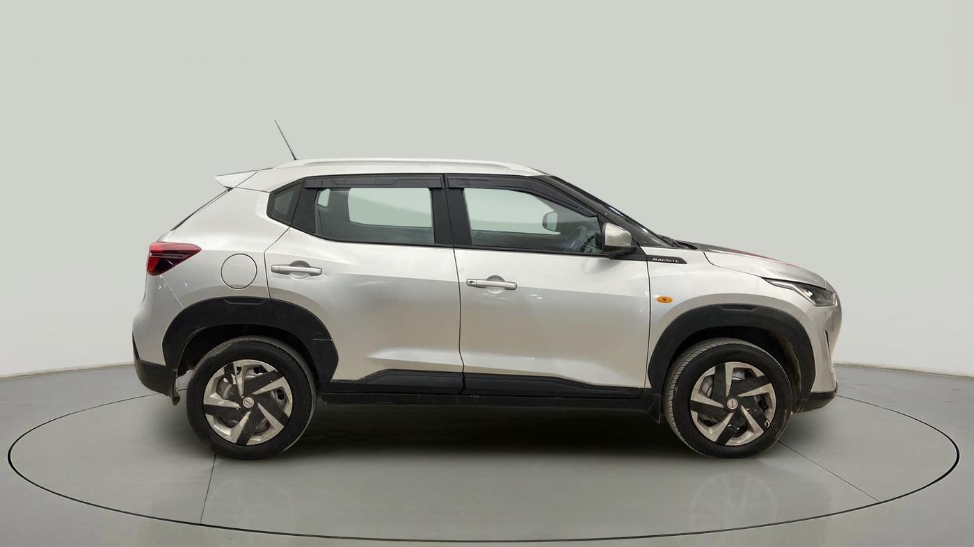 2021 Nissan MAGNITE XE, Petrol, Manual, 31,425 km, Right Side View