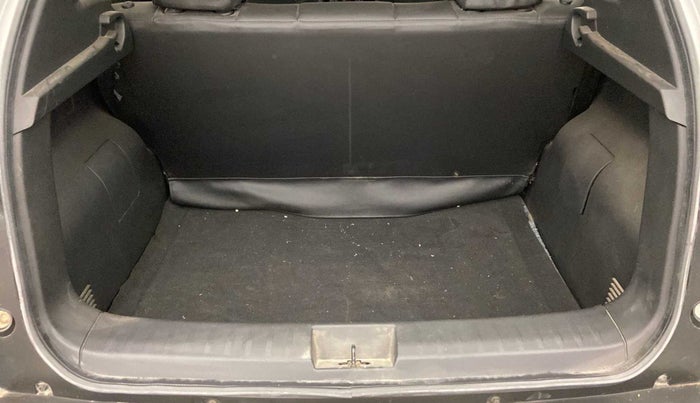 2021 Nissan MAGNITE XE, Petrol, Manual, 31,425 km, Boot Inside