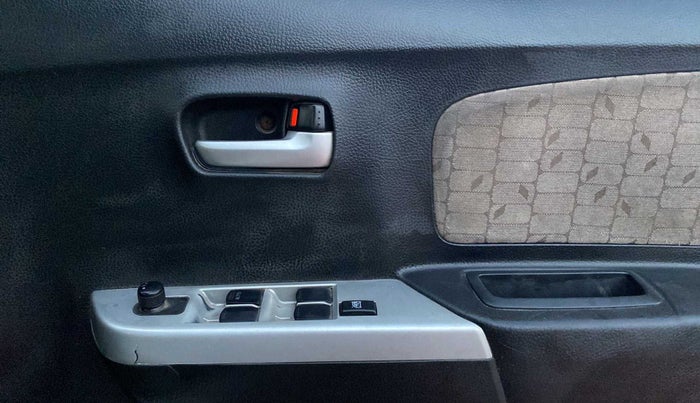 2016 Maruti Wagon R 1.0 VXI, Petrol, Manual, 68,295 km, Driver Side Door Panels Control