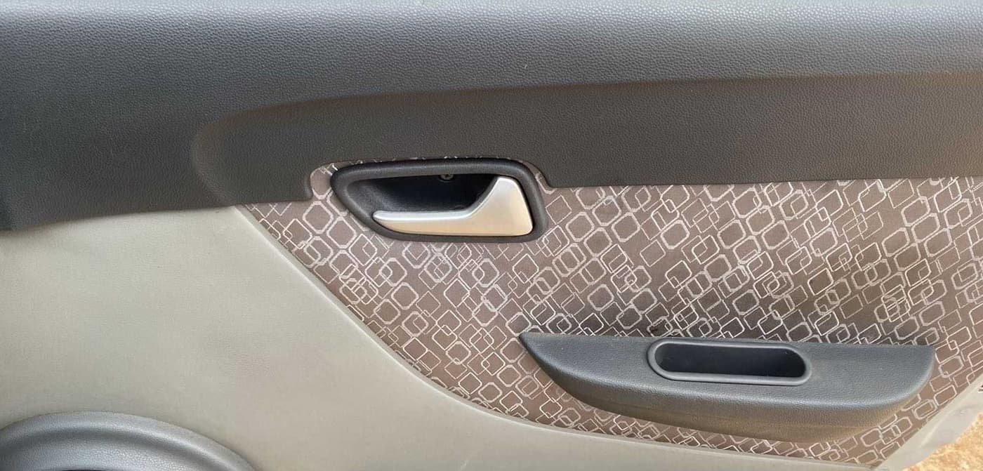 2019 Maruti Alto 800 LXI, Petrol, Manual, 39,868 km, Driver Side Door Panels Control