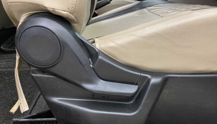 2020 Maruti New Wagon-R LXI CNG (O) 1.0, CNG, Manual, 69,153 km, Driver Side Adjustment Panel