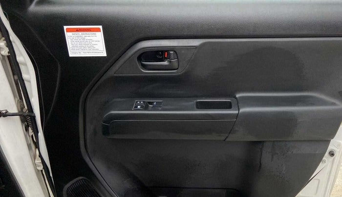2022 Maruti New Wagon-R LXI CNG 1.0, CNG, Manual, 6,799 km, Driver Side Door Panels Control