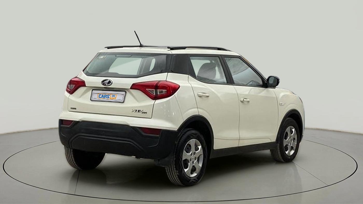 2022 Mahindra XUV300 W6 1.2 PETROL AMT, Petrol, Automatic, 16,432 km, Right Back Diagonal
