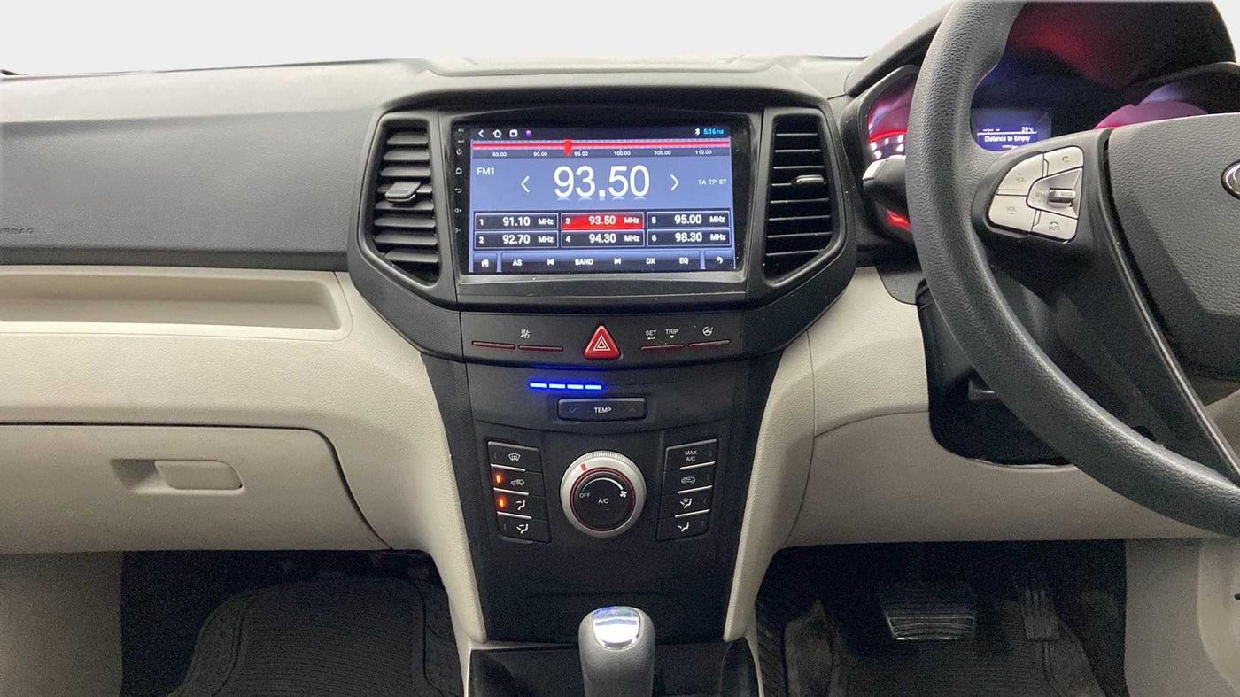 2022 Mahindra XUV300 W6 1.2 PETROL AMT, Petrol, Automatic, 16,432 km, Air Conditioner