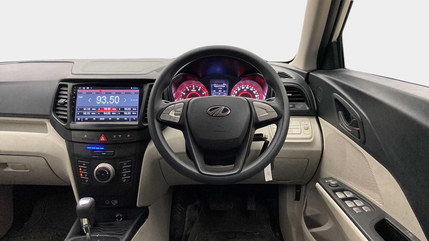 2022 Mahindra XUV300 W6 1.2 PETROL AMT, Petrol, Automatic, 16,432 km, Steering Wheel Close Up