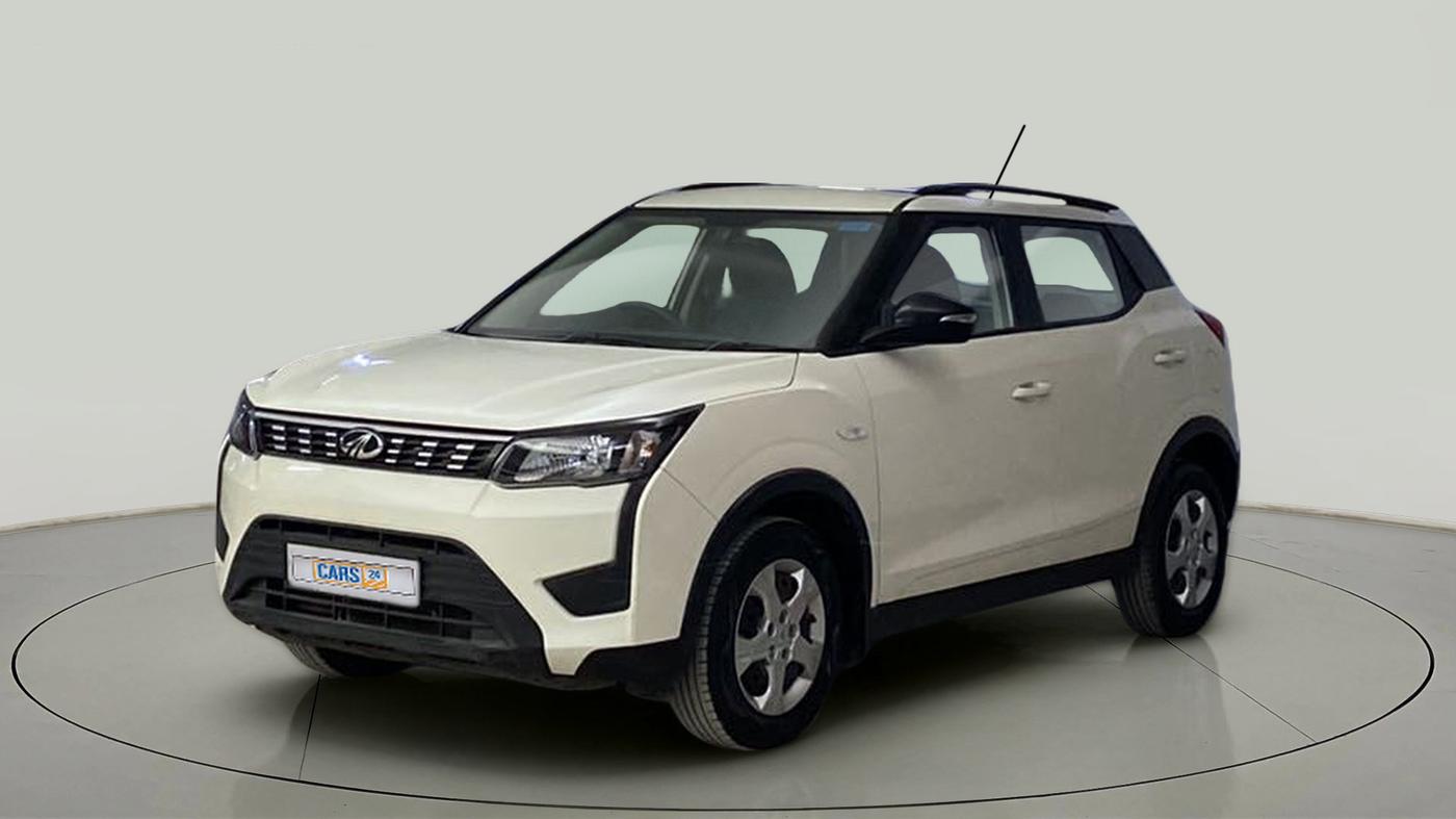 2022 Mahindra XUV300 W6 1.2 PETROL AMT, Petrol, Automatic, 16,432 km, Left Front Diagonal
