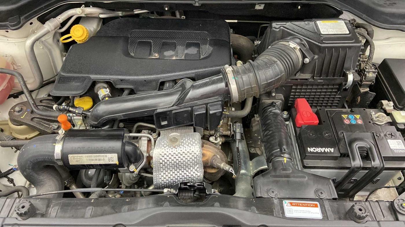 2022 Mahindra XUV300 W6 1.2 PETROL AMT, Petrol, Automatic, 16,432 km, Open Bonet