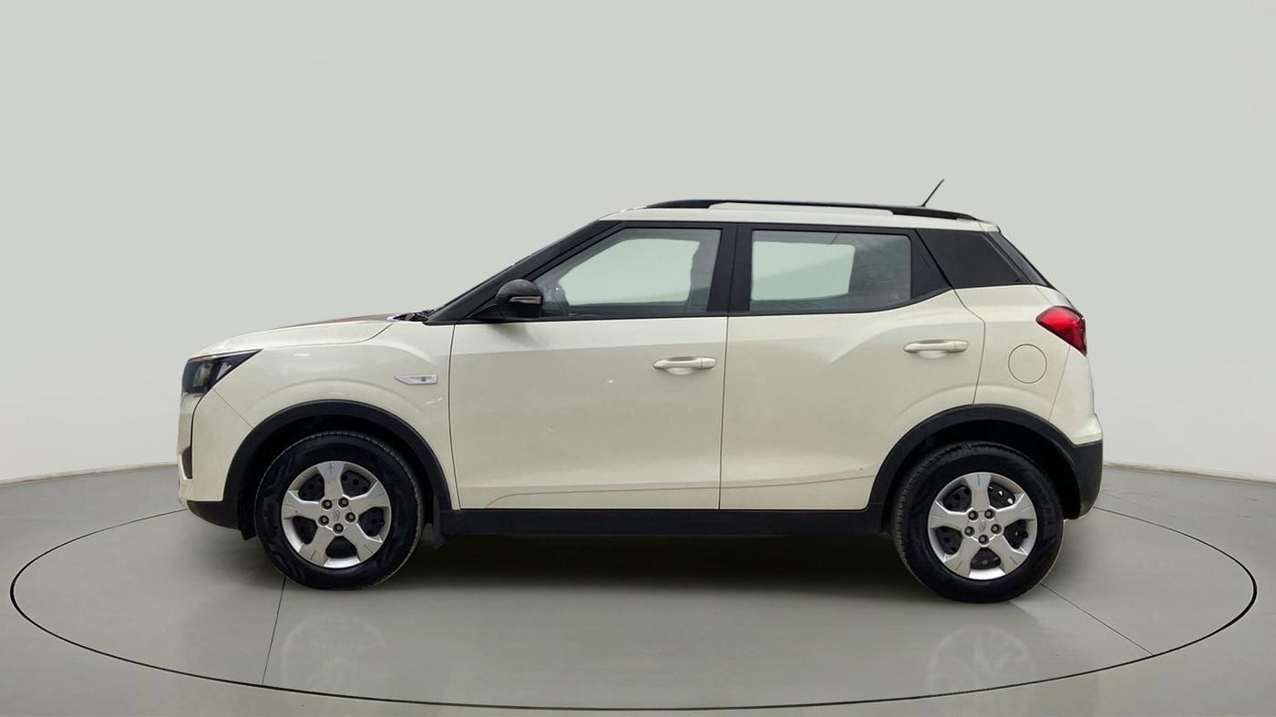 2022 Mahindra XUV300 W6 1.2 PETROL AMT, Petrol, Automatic, 16,432 km, Left Side