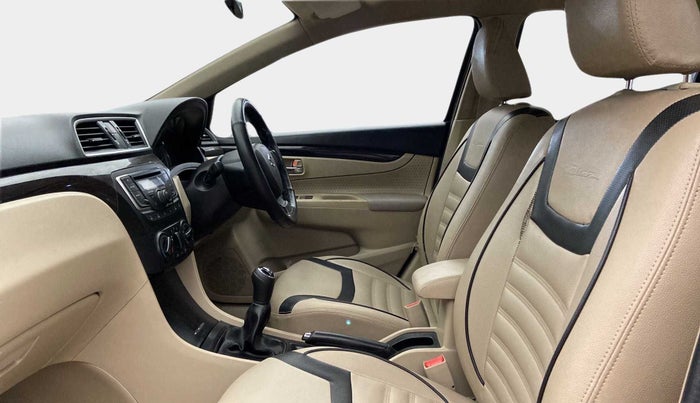 2015 Maruti Ciaz VXI, Petrol, Manual, 56,232 km, Right Side Front Door Cabin