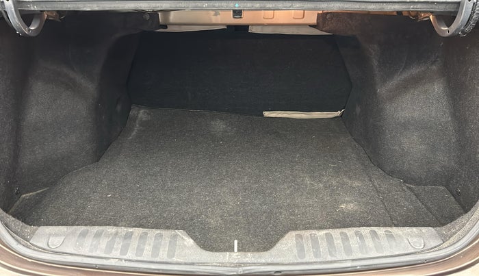 2015 Maruti Ciaz VXI, Petrol, Manual, 56,232 km, Boot Inside