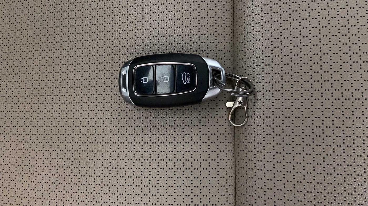 2018 Hyundai Verna 1.6 VTVT SX (O) AT, Petrol, Automatic, 53,602 km, Key Close Up