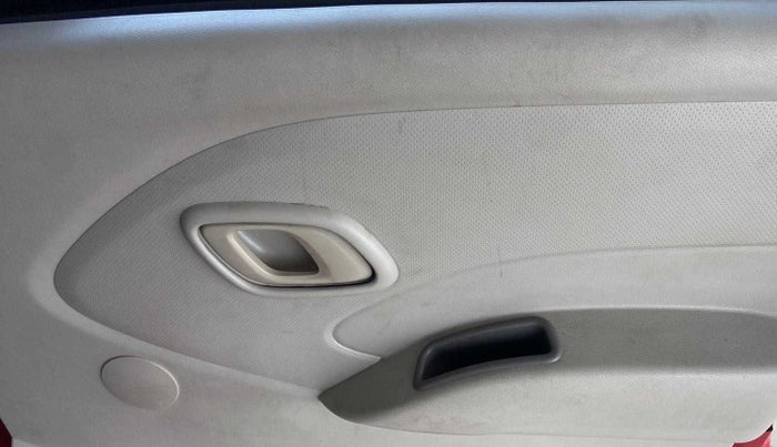 2016 Datsun Redi Go T (O), Petrol, Manual, 46,994 km, Driver Side Door Panels Control