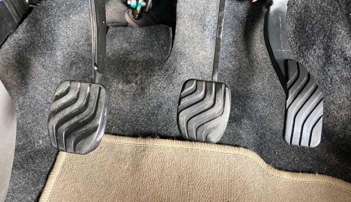 2016 Datsun Redi Go T (O), Petrol, Manual, 46,994 km, Pedals